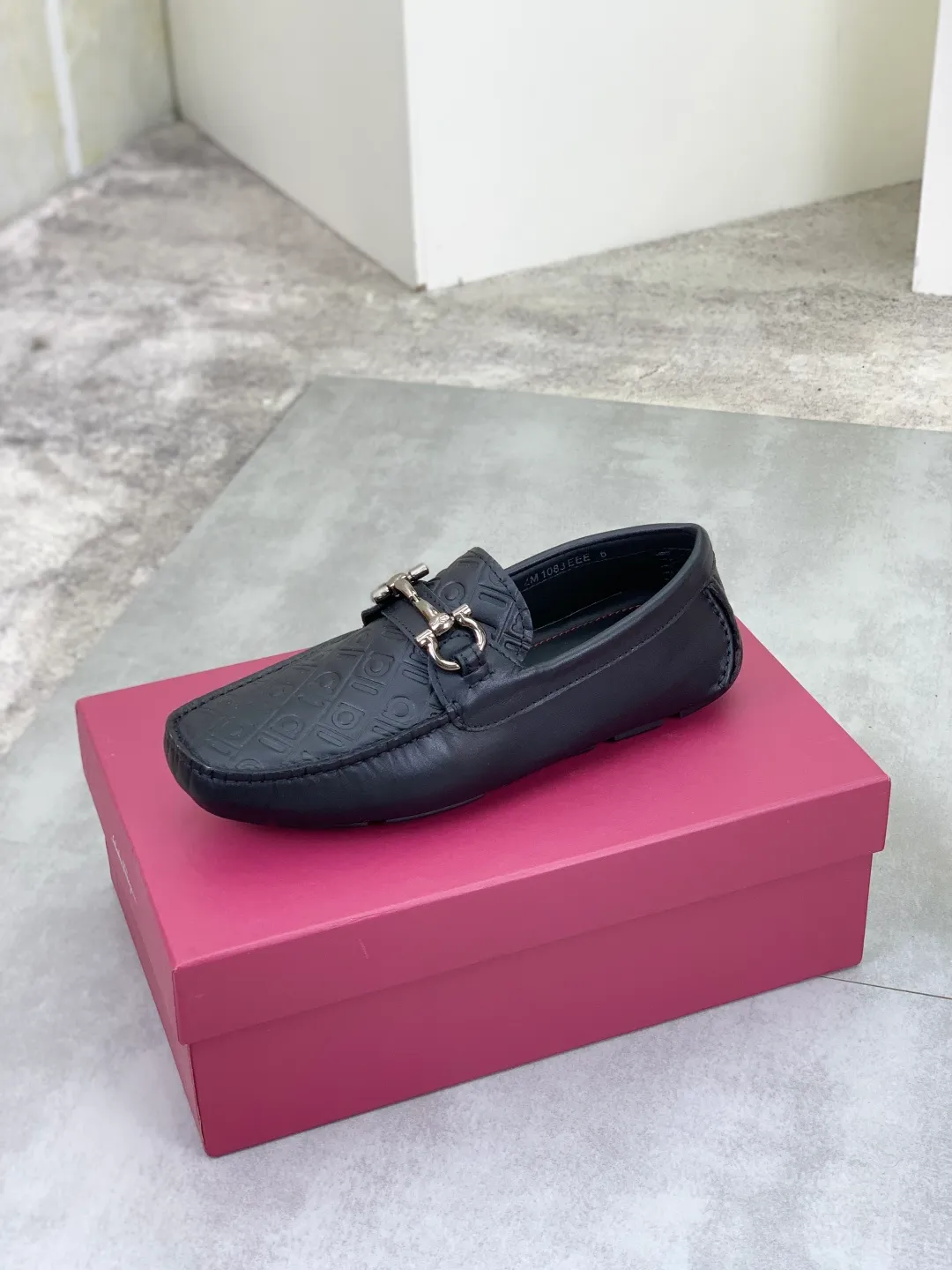 Men's shoes 💰P542 New model, high quality [Ferragamo/Ferragamo] Latest lazy slip-on shoes Original imported calfskin, imported cowhide lining + original luxury metal buckle + original combination outsole Comparison without pressure Code number: 38-45